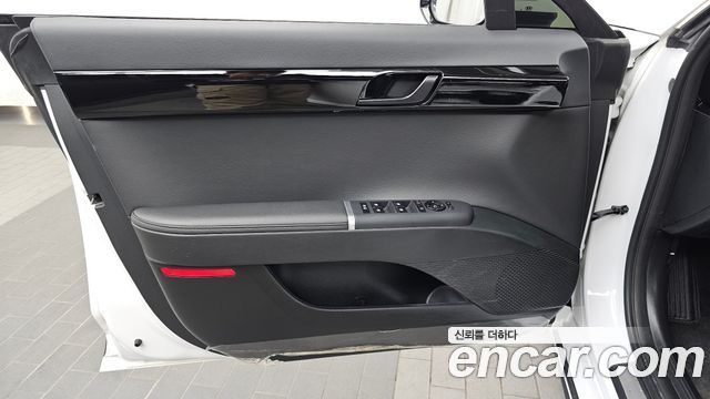 Hyundai Grandeur (GN7) 2,5 Gasoline 2WD Premium 2023 — фото 24