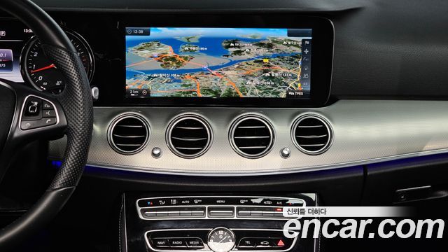 Mercedes-Benz E-Class (W213) E200 Avantgarde 2017 — фото 13