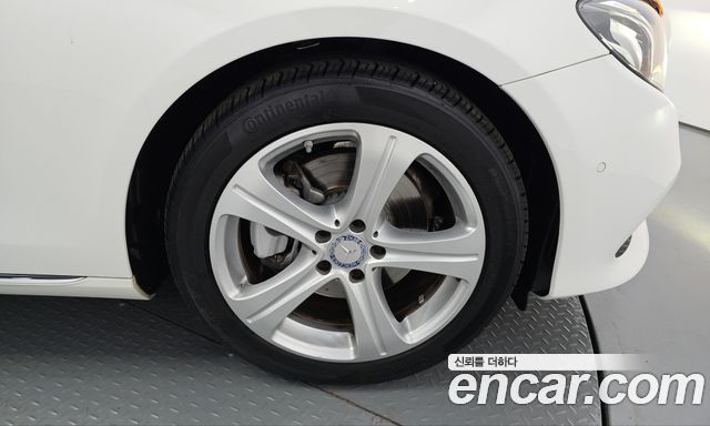 Mercedes-Benz E-Class (W213) E200 Avantgarde 2017 — фото 21