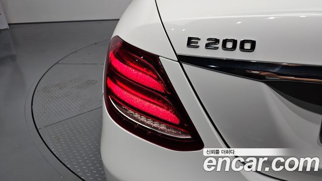 Mercedes-Benz E-Class (W213) E200 Avantgarde 2017 — фото 23