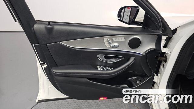Mercedes-Benz E-Class (W213) E200 Avantgarde 2017 — фото 24