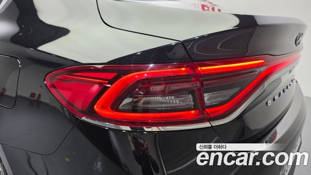 Hyundai Grandeur (IG) 2.4 Premium 2018 — фото 23