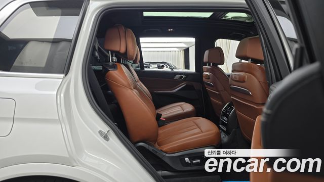 BMW X7 (G07) xDrive 40i M Sport 6STR 2024 — фото 11