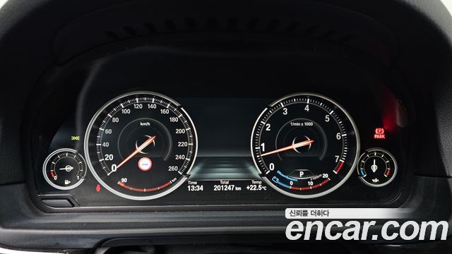 BMW 5 Series (F10) 528i Luxury Plus 2016 — фото 8