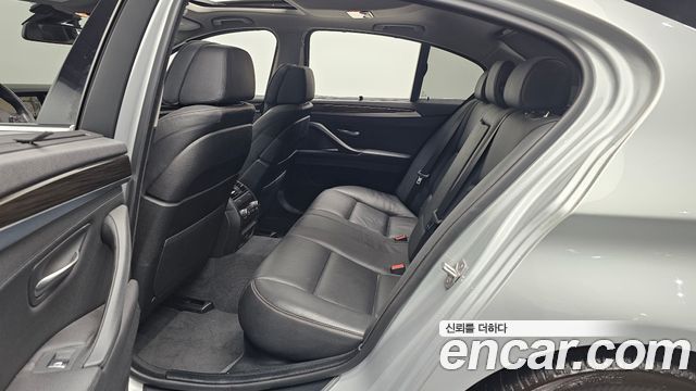 BMW 5 Series (F10) 528i Luxury Plus 2016 — фото 11