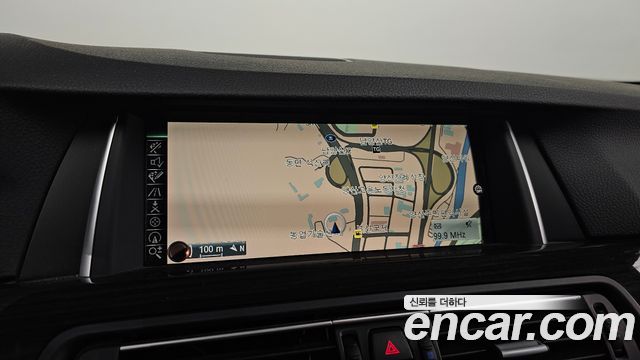 BMW 5 Series (F10) 528i Luxury Plus 2016 — фото 15