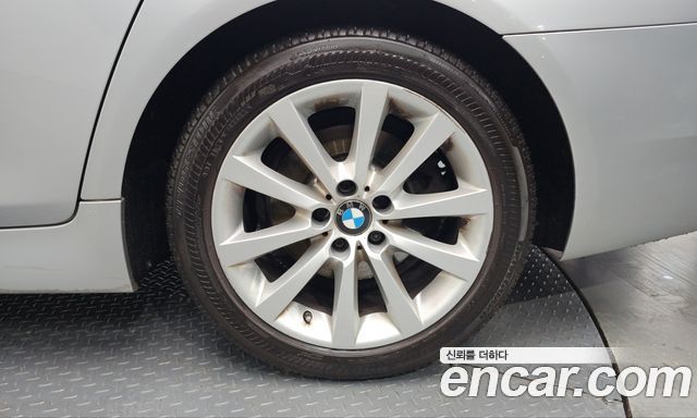 BMW 5 Series (F10) 528i Luxury Plus 2016 — фото 21