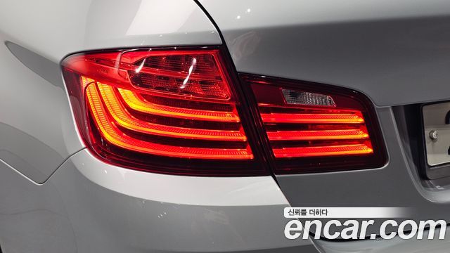 BMW 5 Series (F10) 528i Luxury Plus 2016 — фото 23
