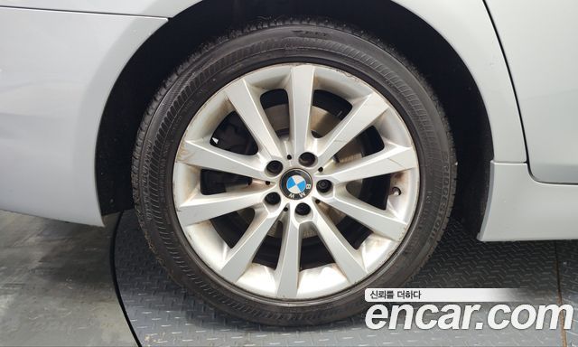 BMW 5 Series (F10) 528i Luxury Plus 2016 — фото 38