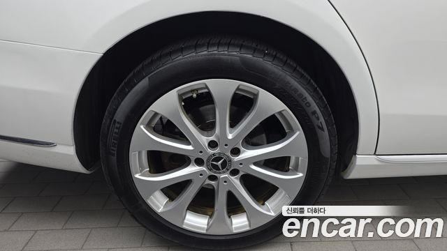 Mercedes-Benz E-Class (W213) E220d 4MATIC Exclusive 2019 — фото 5