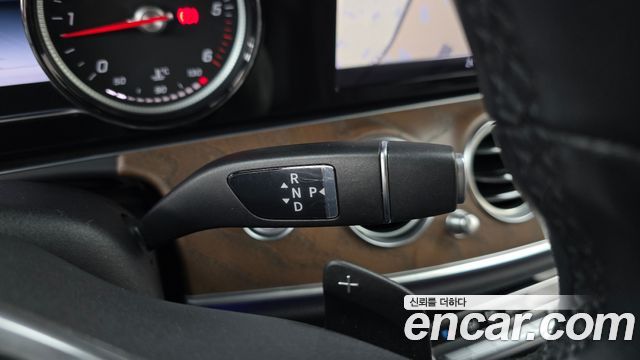 Mercedes-Benz E-Class (W213) E220d 4MATIC Exclusive 2019 — фото 9