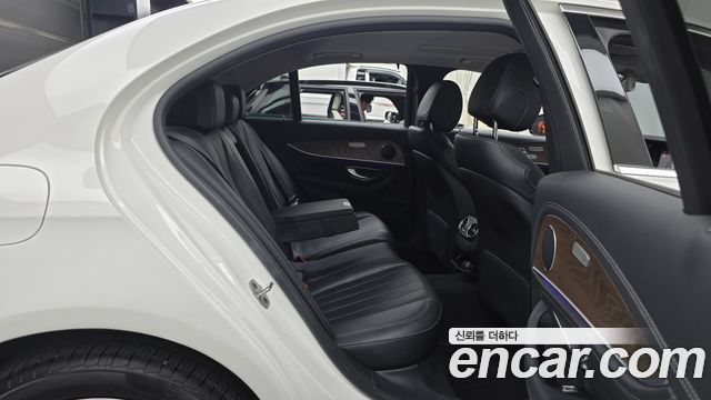 Mercedes-Benz E-Class (W213) E220d 4MATIC Exclusive 2019 — фото 11