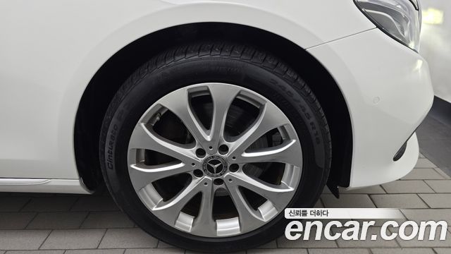 Mercedes-Benz E-Class (W213) E220d 4MATIC Exclusive 2019 — фото 21