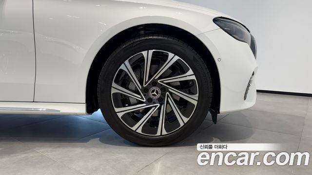 Mercedes-Benz E-Class (W214) E300 4MATIC Exclusive 2026 — фото 5