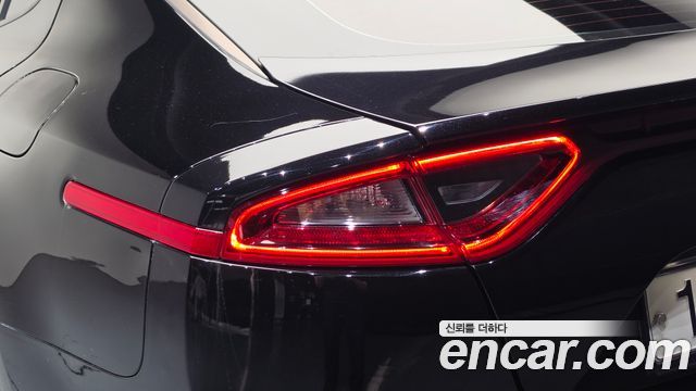 Kia Stinger 3.3 Turbo AWD GT 2018 — фото 29