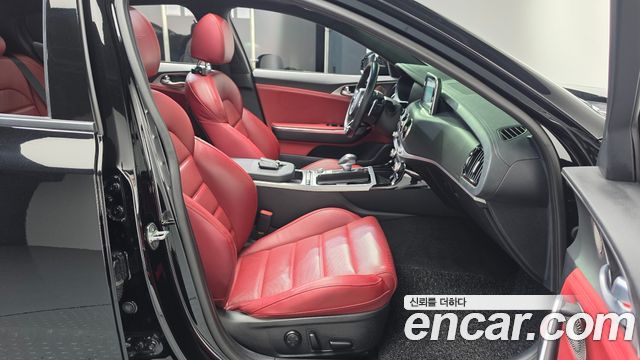 Kia Stinger 3.3 Turbo AWD GT 2018 — фото 32
