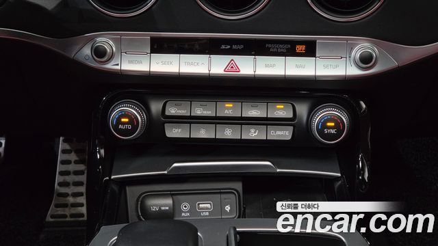 Kia Stinger 3.3 Turbo AWD GT 2018 — фото 47
