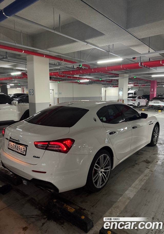 Maserati Ghibli 3.0S Q4 GranSport 3rd 2019 — фото 2