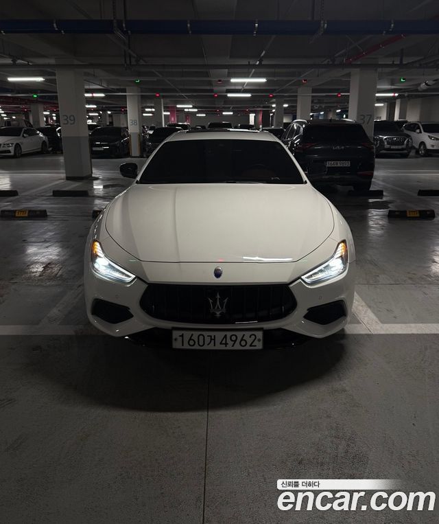 Maserati Ghibli 3.0S Q4 GranSport 3rd 2019 — фото 3