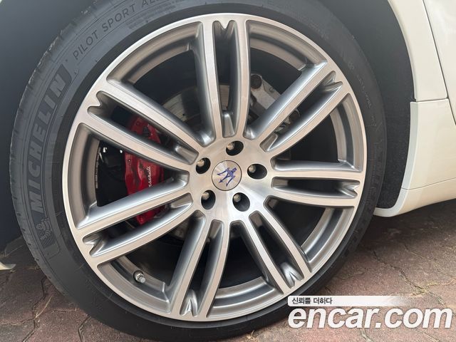 Maserati Ghibli 3.0S Q4 GranSport 3rd 2019 — фото 5