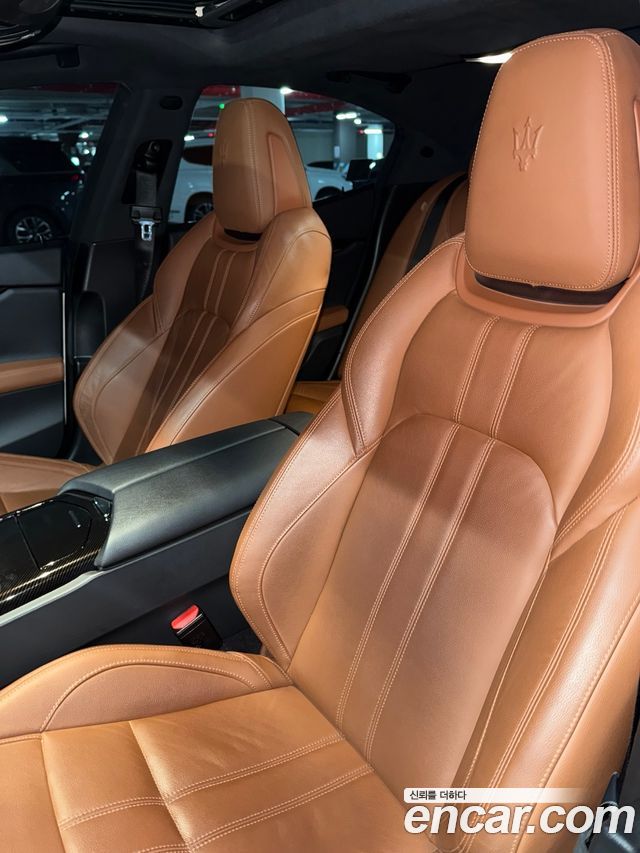 Maserati Ghibli 3.0S Q4 GranSport 3rd 2019 — фото 12