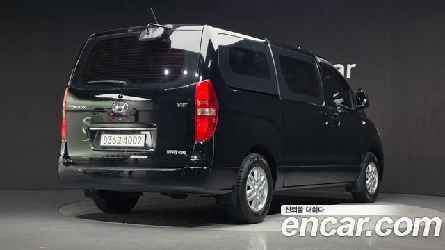 Hyundai Grand Starex 3-Seater VAN Smart 2017 — фото 2