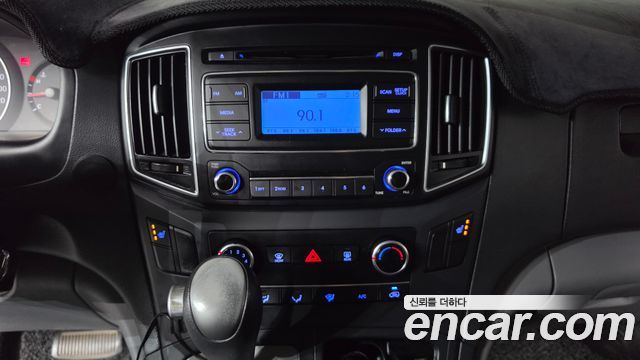 Hyundai Grand Starex 3-Seater VAN Smart 2017 — фото 12