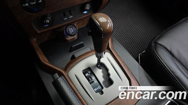 KG Mobility (SsangYong) Rexton W 2.2 4WD RX7 Luxury 2016 — фото 9