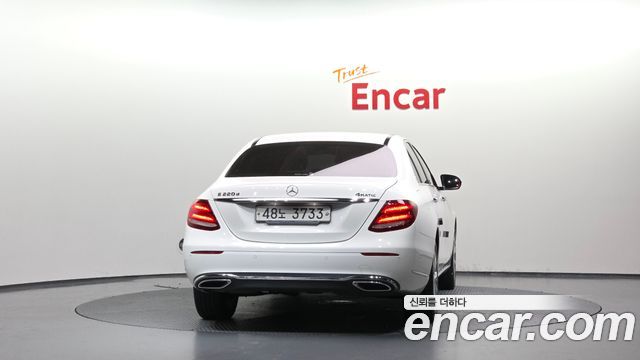 Mercedes-Benz E-Class (W213) E220d Exclusive 2018 — фото 4