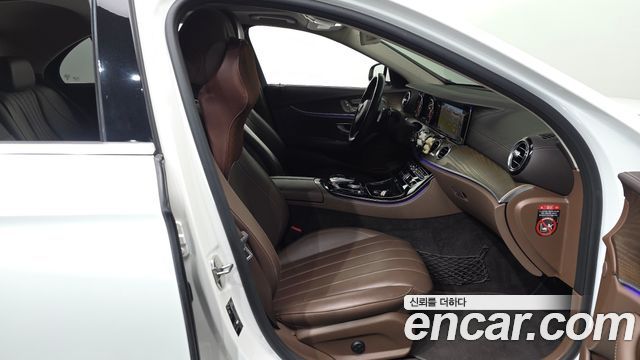 Mercedes-Benz E-Class (W213) E220d Exclusive 2018 — фото 11
