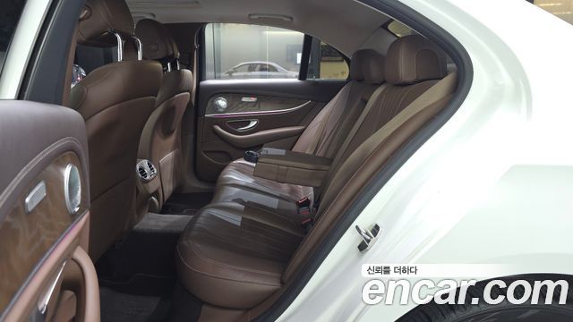 Mercedes-Benz E-Class (W213) E220d Exclusive 2018 — фото 12