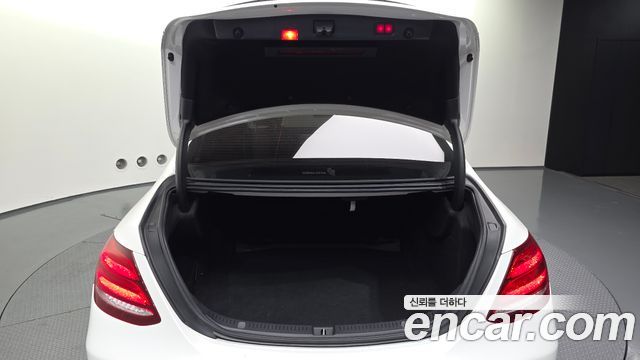 Mercedes-Benz E-Class (W213) E220d Exclusive 2018 — фото 20