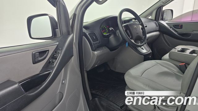 Hyundai Grand Starex 12-Seater Wagon CVX Deluxe 2015 — фото 10