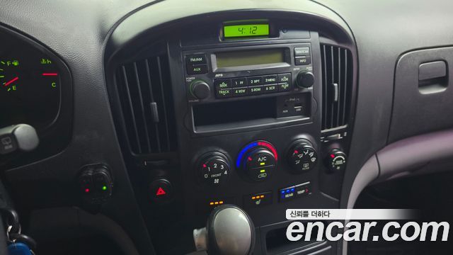 Hyundai Grand Starex 12-Seater Wagon CVX Deluxe 2015 — фото 15