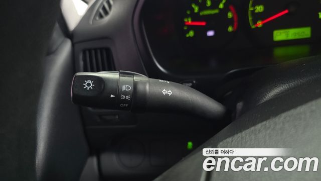 Hyundai Grand Starex 12-Seater Wagon CVX Deluxe 2015 — фото 16