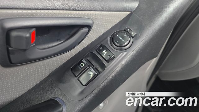 Hyundai Grand Starex 12-Seater Wagon CVX Deluxe 2015 — фото 19