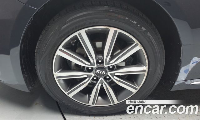 Kia K5 (II) 2.0 Prestige 2019 — фото 5