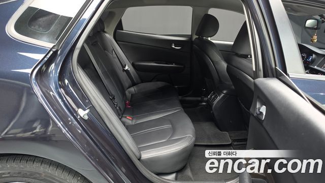 Kia K5 (II) 2.0 Prestige 2019 — фото 11