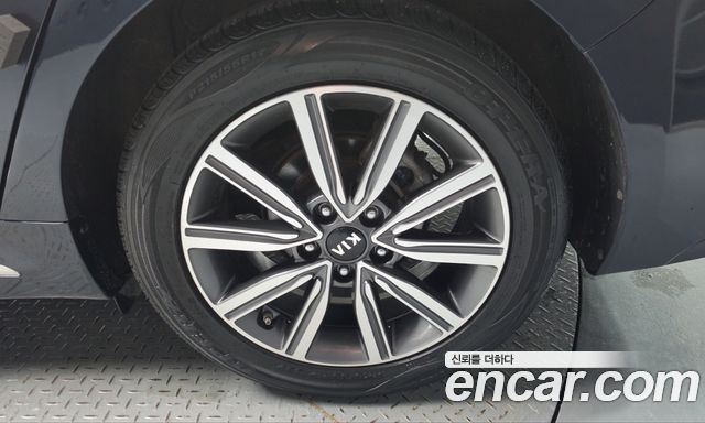 Kia K5 (II) 2.0 Prestige 2019 — фото 21