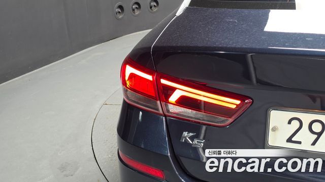 Kia K5 (II) 2.0 Prestige 2019 — фото 23