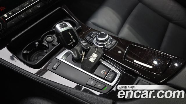 BMW 5 Series (F10) 528i 2011 — фото 9