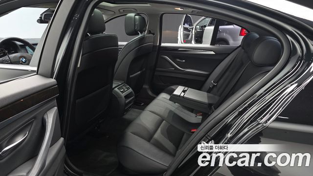 BMW 5 Series (F10) 528i 2011 — фото 11