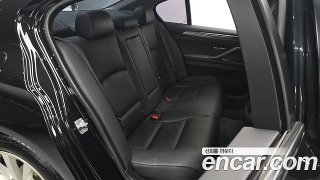 BMW 5 Series (F10) 528i 2011 — фото 12