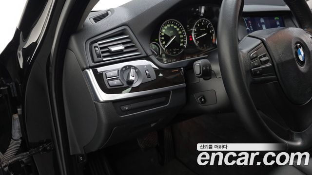 BMW 5 Series (F10) 528i 2011 — фото 13