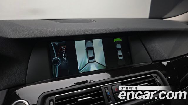 BMW 5 Series (F10) 528i 2011 — фото 17