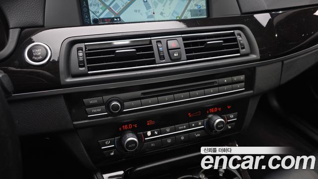 BMW 5 Series (F10) 528i 2011 — фото 18