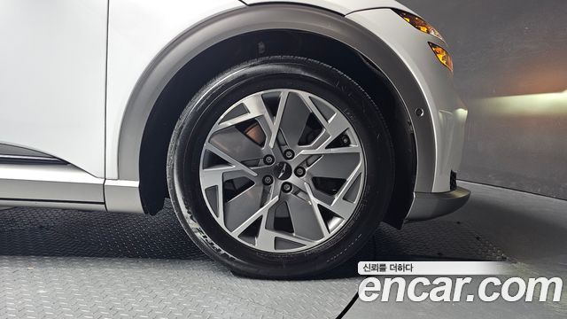 Genesis GV60 Standard AWD 2022 — фото 27