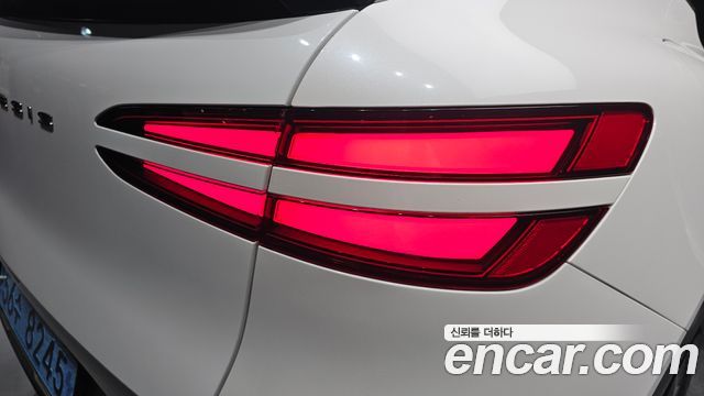 Genesis GV60 Standard AWD 2022 — фото 29