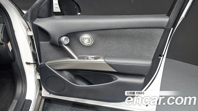 Genesis GV60 Standard AWD 2022 — фото 30