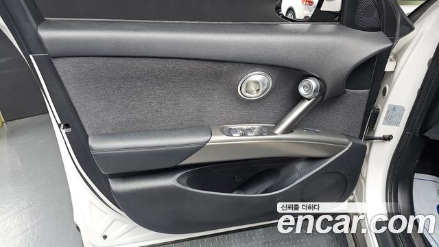 Genesis GV60 Standard AWD 2022 — фото 31